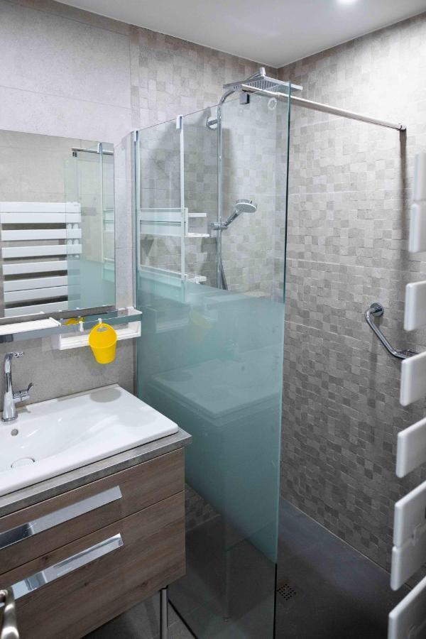 Appartement 55 M²/ Chez Lorette/ 250m Lake/ Private Parking *