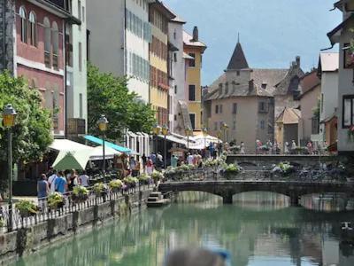 Appartement 55 M²/ Chez Lorette/ 250m Lake/ Private Parking *